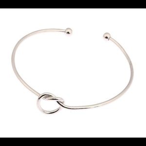 Beautiful Silver Tone Knot Vintage Bracelet